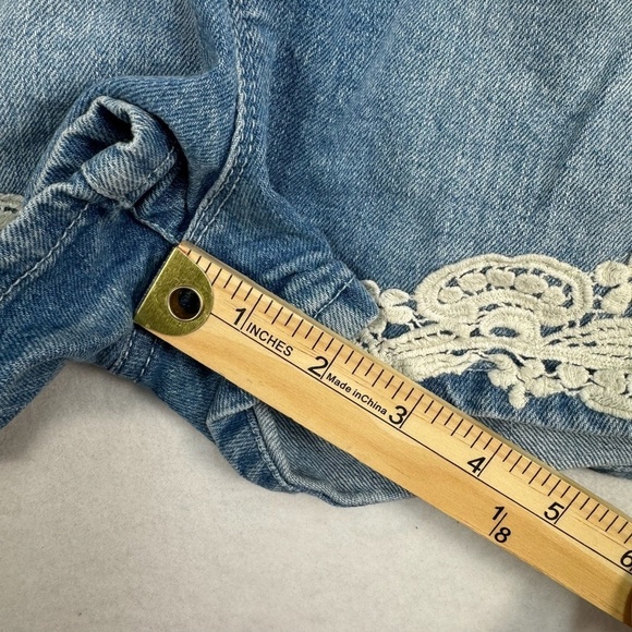 Bdg Lace Embroidered Erin Jean Shorts Womens Size 25 Light Wash High Rise - Picture 6 of 11